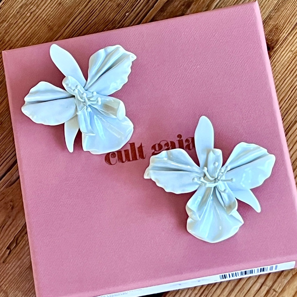 🌺🎉HP🎉🌺 NWT Cult Gaia Mila Flower Earrings - Picture 2 of 15
